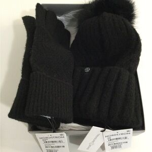 Nordstrom Treasure Bond Women’s Black Knit Pom Beanie and Glove Set